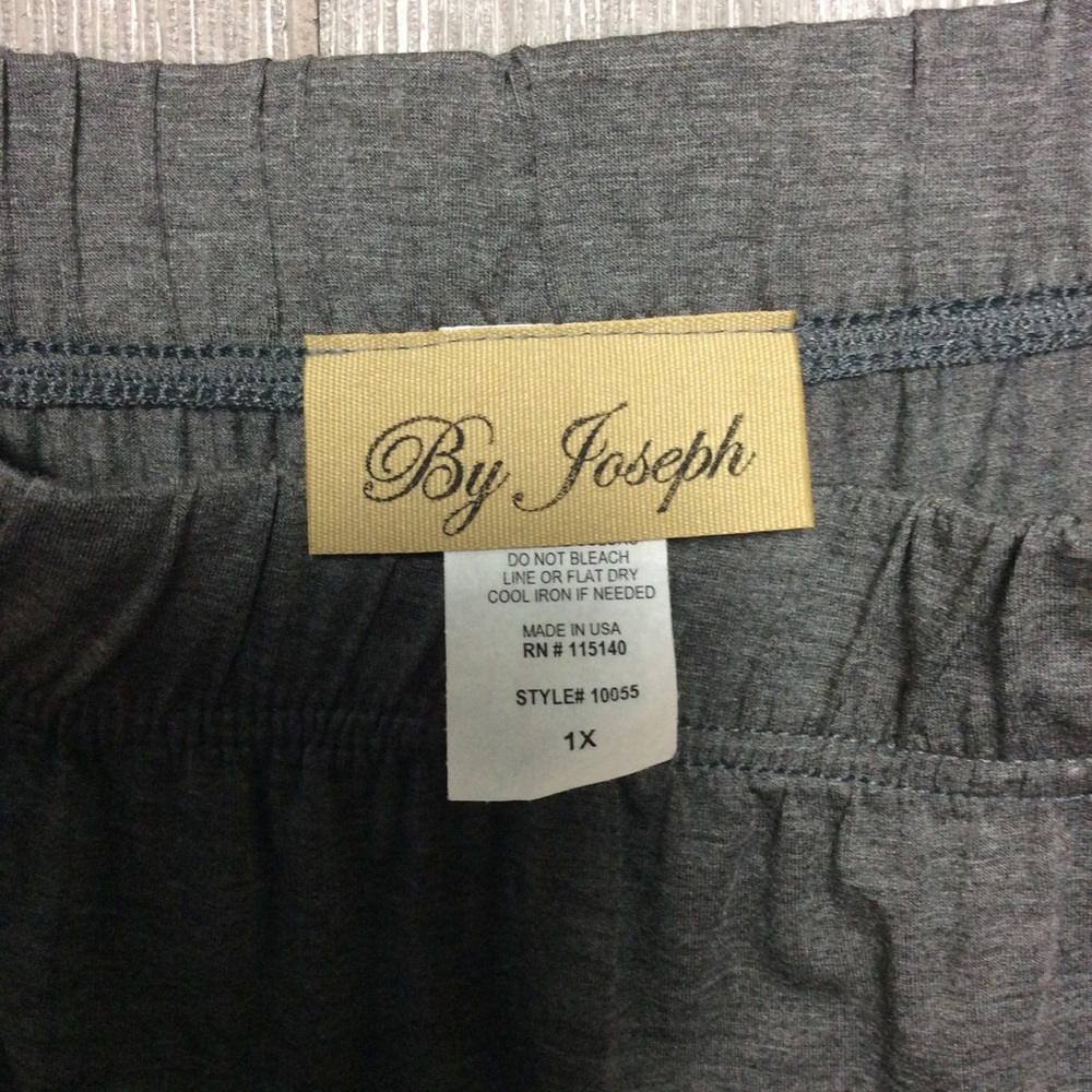 NWOT Gray 3 Tier Maxi Skirt - PLUS SIZE 2X LAST 1 - Picture 2 of 3